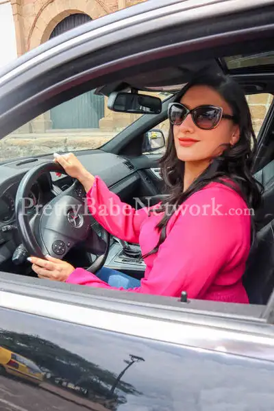 Ridhima—A 27-Year-Old Noida VIP Escort in Sector 61 for Luxury Companionship